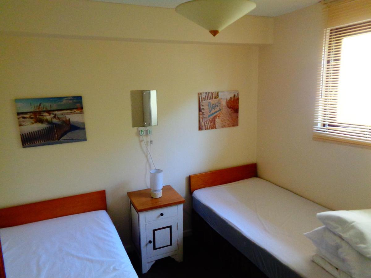 28 Yew Lodge 암로스 외부 사진